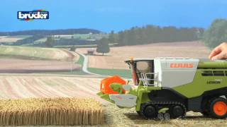 Bruder Toys Claas Lexion 780 Combine Harvester Green 02119 [upl. by Alracal]