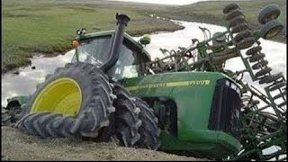 🚜Tractores Atascados en el Barro y en Apuros INCREIBLE 😱 [upl. by Jona]