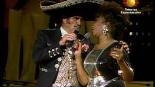 Celia Cruz y Vicente Fernández  El Rey [upl. by Htepsle175]