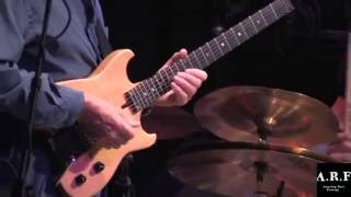 quotAllan Holdsworth plays Guthrie Govan quot  AMAZING RARE FOOTAGE [upl. by Dnaleel]