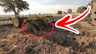 Tractor Trabajando con RASTRA de Discos John Deere 6110 D [upl. by Seed]