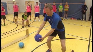 SAT1Reporter macht den Sporttest der Feuerwehr Hamburg [upl. by Anoj]