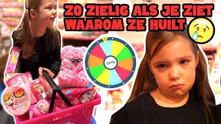 CHALLENGE 2 MINUTEN GRATIS SHOPPEN IN EEN SNOEPWINKEL [upl. by Cumings]