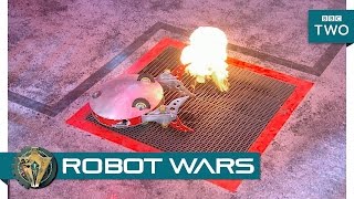 Robot Wars 1995  Blendo vs DoMore [upl. by Adnalahs]