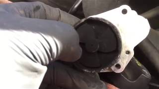 2013 Mercedes Sprinter EGR valve cleaning procedure do every 1500020000 mi stops coughing [upl. by Haskins]