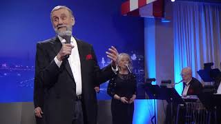 Ray Stevens  quotIm My Own Grandpaquot Live on CabaRay Nashville [upl. by Aidole]